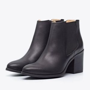 Nisolo Heeled Chelsea Boot in Black